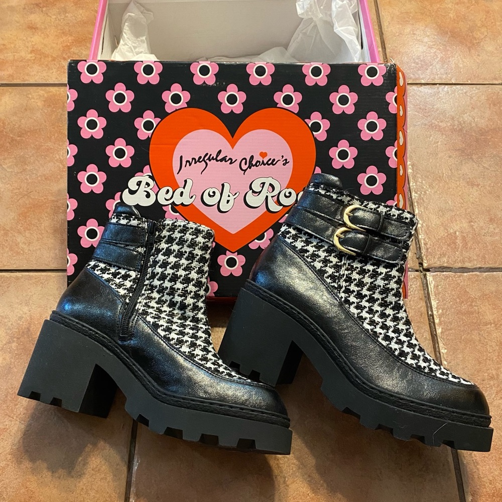 🌹Irregular Choice Kensington Bed Of Roses Ankle Boots BNIB❣️Size 40